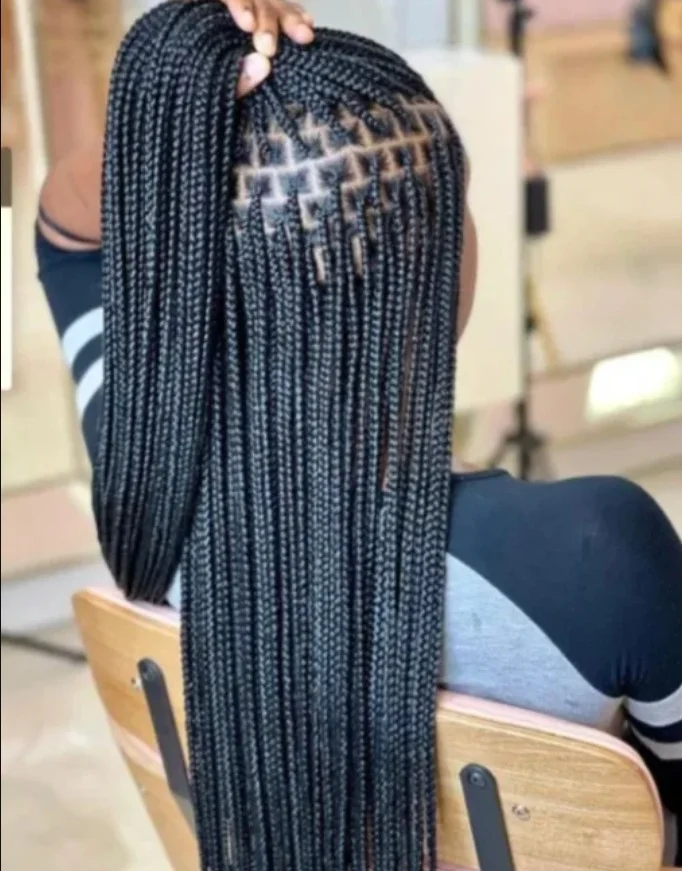 Regular Knotless Braids B